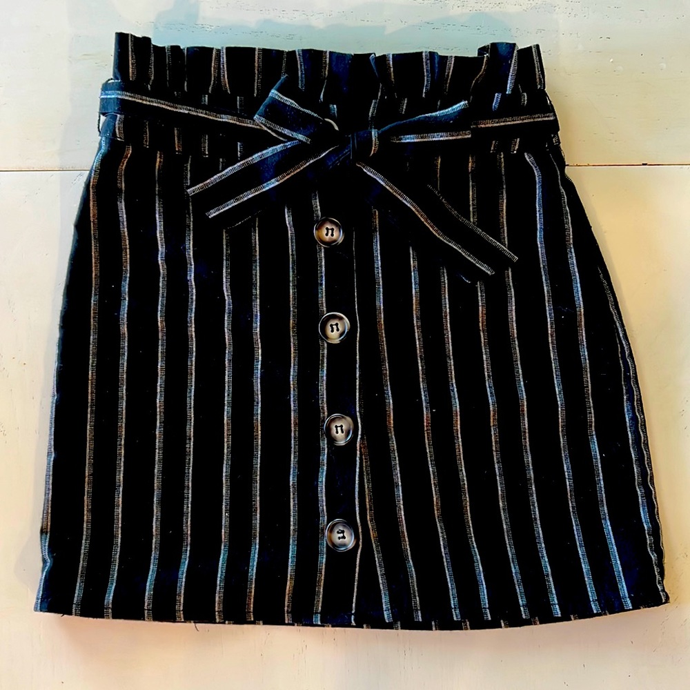 Cute size small skirt from Tilly’s!